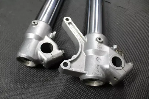 2003 YAMAHA YZ250 2 STROKE OEM RIGHT LEFT FRONT SUSPENSION FORKS SHOCKS MINT!