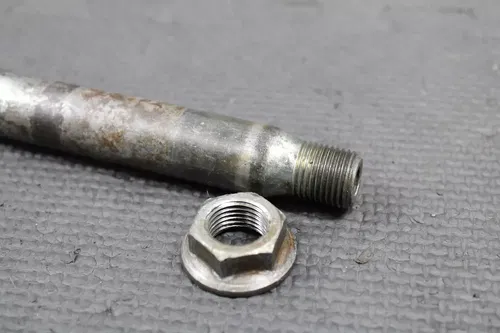 2009 YAMAHA WR450F OEM FRONT WHEEL RIM AXLE PIVOT BOLT SHAFT 1C3-25181-10-00
