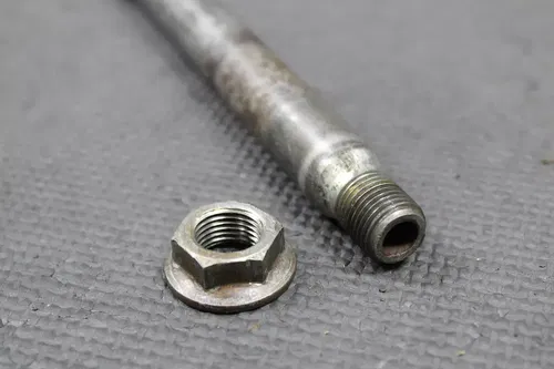 2009 YAMAHA WR450F OEM FRONT WHEEL RIM AXLE PIVOT BOLT SHAFT 1C3-25181-10-00