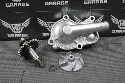 2002 YAMAHA 99-22 YZ250 OEM ENGINE WATER PUMP HOUSING COVER SHAFT IMPELLER SET