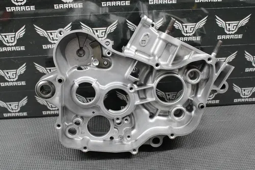1999 99-02 HONDA CR125R OEM RIGHT ENGINE MOTOR CRANKCASE CRANK CASE BLOCK MINT!