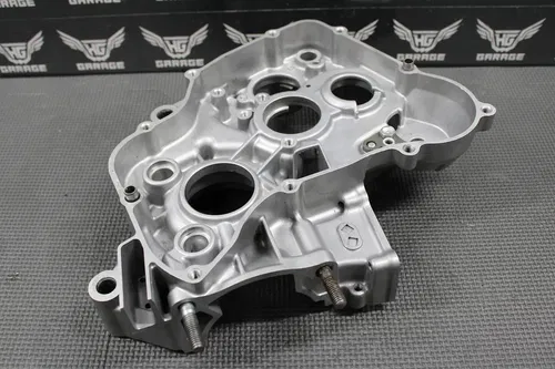 1999 99-02 HONDA CR125R OEM RIGHT ENGINE MOTOR CRANKCASE CRANK CASE BLOCK MINT!