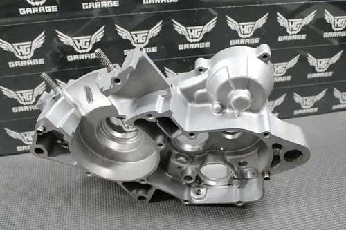 1999 99-02 HONDA CR125R OEM RIGHT ENGINE MOTOR CRANKCASE CRANK CASE BLOCK MINT!