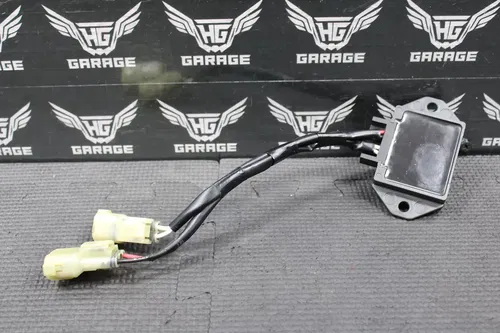 2011 10-13 YAMAHA YZ450F OEM RECTIFIER VOLTAGE REGULATOR 33D-81960-00-00 GOOD!