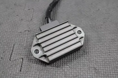 2011 10-13 YAMAHA YZ450F OEM RECTIFIER VOLTAGE REGULATOR 33D-81960-00-00 GOOD!