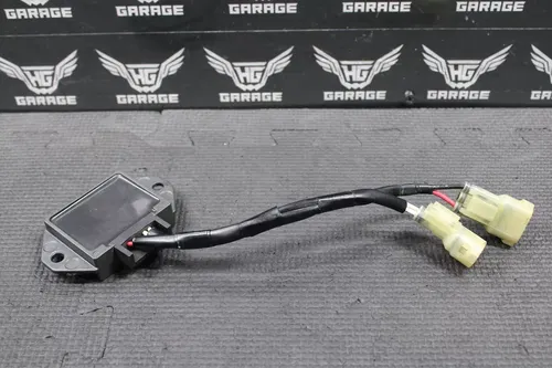 2011 10-13 YAMAHA YZ450F OEM RECTIFIER VOLTAGE REGULATOR 33D-81960-00-00 GOOD!
