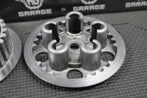 2001 SUZUKI 89-01 RM80 OEM CLUTCH BASKET PRESSURE PLATE CENTER HUB 21200-02B41