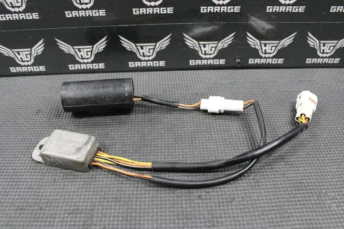 1999 SUZUKI RM250 MODEL-X OEM VOLTAGE REGULATOR CDI CONDENSER 32800-37E20