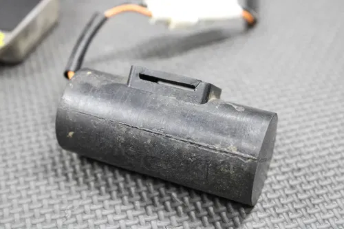 1999 SUZUKI RM250 MODEL-X OEM VOLTAGE REGULATOR CDI CONDENSER 32800-37E20