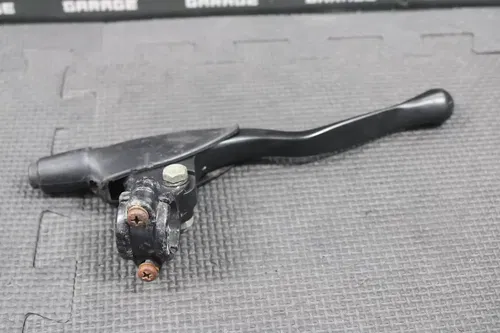 1999 HONDA XR70R OEM BLACK FRONT BRAKE PERCH BRACKET W/ LEVER 53175-GM2-010