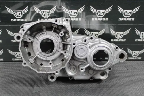 2002 KAWASAKI 96-06 KDX200 97-05 KDX220R OEM LEFT ENGINE CRANKCASE CRANK CASE