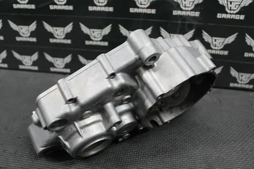 2002 KAWASAKI 96-06 KDX200 97-05 KDX220R OEM LEFT ENGINE CRANKCASE CRANK CASE