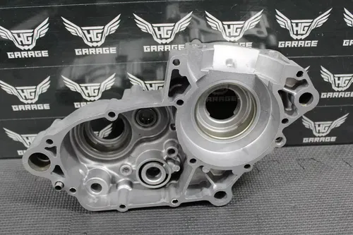 2002 KAWASAKI 96-06 KDX200 97-05 KDX220R OEM LEFT ENGINE CRANKCASE CRANK CASE
