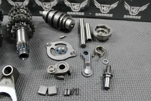 2013 SUZUKI 13-15 RMZ250 OEM TRANSMISSION TRANNY GEARBOX GEARS SHIFT FORKS NICE!