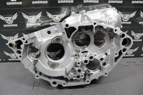 2002 YAMAHA 02-05 YZ250F OEM LEFT RIGHT ENGINE MOTOR CRANKCASE CRANK CASE BLOCK