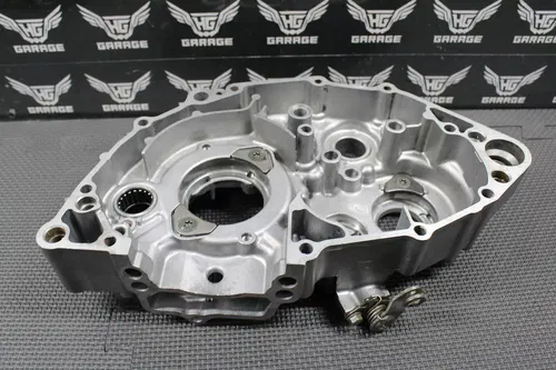 2002 YAMAHA 02-05 YZ250F OEM LEFT RIGHT ENGINE MOTOR CRANKCASE CRANK CASE BLOCK