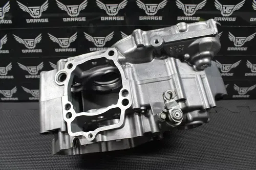 2002 YAMAHA 02-05 YZ250F OEM LEFT RIGHT ENGINE MOTOR CRANKCASE CRANK CASE BLOCK