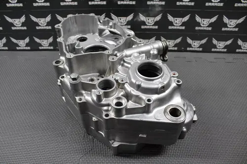 2002 YAMAHA 02-05 YZ250F OEM LEFT RIGHT ENGINE MOTOR CRANKCASE CRANK CASE BLOCK