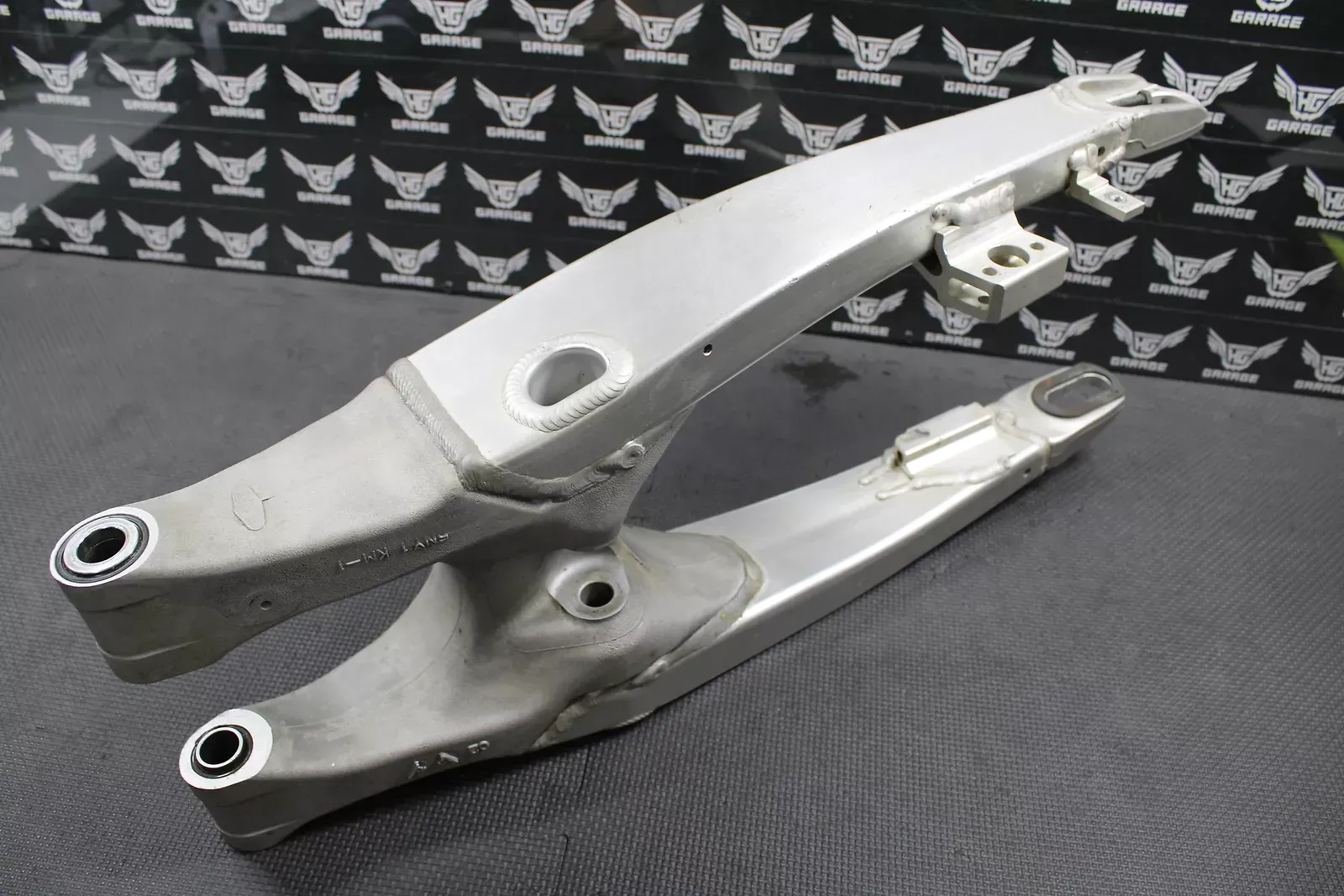楽天 2003 YAMAHA YZ125 OEM SWINGARM SWING ARM REAR SUSPENSION 5UN ポスター