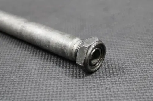 2005 02-08 HONDA CRF450R OEM REAR AXLE BACK WHEEL RIM PIVOT BOLT 42301-KZ4-J40