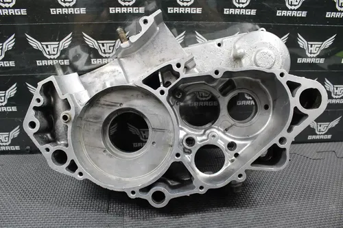 1993 SUZUKI RM250 OEM LEFT RIGHT ENGINE MOTOR CRANKCASE CRANK CASE 11301-28814