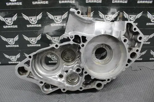 1993 SUZUKI RM250 OEM LEFT RIGHT ENGINE MOTOR CRANKCASE CRANK CASE 11301-28814