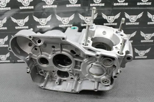 2003 KAWASAKI KX250 OEM LEFT RIGHT ENGINE MOTOR CRANKCASE CRANK CASES BLOCK NICE