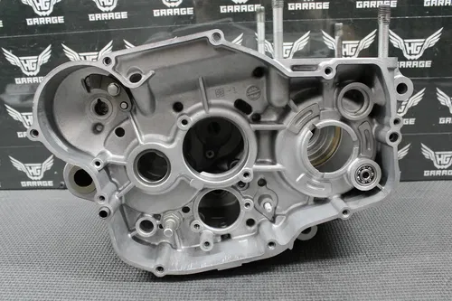 2003 KAWASAKI KX250 OEM LEFT RIGHT ENGINE MOTOR CRANKCASE CRANK CASES BLOCK NICE