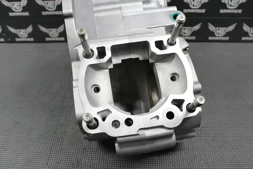 2003 KAWASAKI KX250 OEM LEFT RIGHT ENGINE MOTOR CRANKCASE CRANK CASES BLOCK NICE