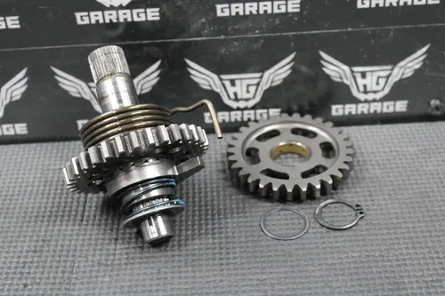2009 YAMAHA YZ450F OEM KICKSTART KICK START SHAFT W IDLER GEAR 2S2-15601-00-00