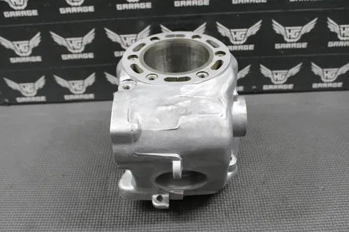 1995 HONDA CR250R OEM ENGINE CYLINDER BORE JUG TOP END 68MM SLEEVE 12100-KZ3-880