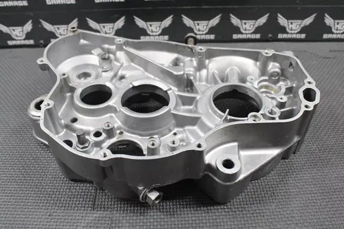 2001 SUZUKI 01-02 RM250 OEM RIGHT ENGINE MOTOR CRANKCASE CRANK CASE 11300-37856
