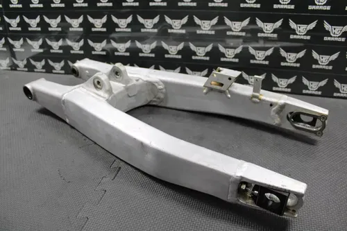 2009 KAWASAKI 09-11 KX450F OEM SWINGARM SWING ARM SUSPENSION PIVOT 33001-0582