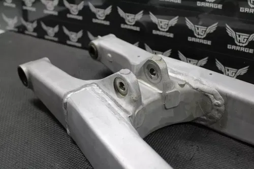2009 KAWASAKI 09-11 KX450F OEM SWINGARM SWING ARM SUSPENSION PIVOT 33001-0582