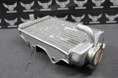2002 2003 HONDA CRF450R OEM RIGHT FILL SIDE ENGINE COOLER RADIATOR 19010-MEB-631