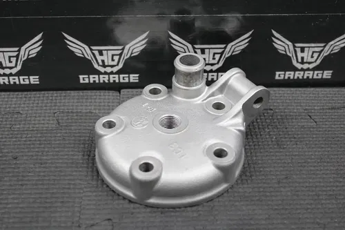 2005 YAMAHA YZ125 OEM ENGINE MOTOR CYLINDER HEAD COVER CAP DOME 1C3-11111-01-00