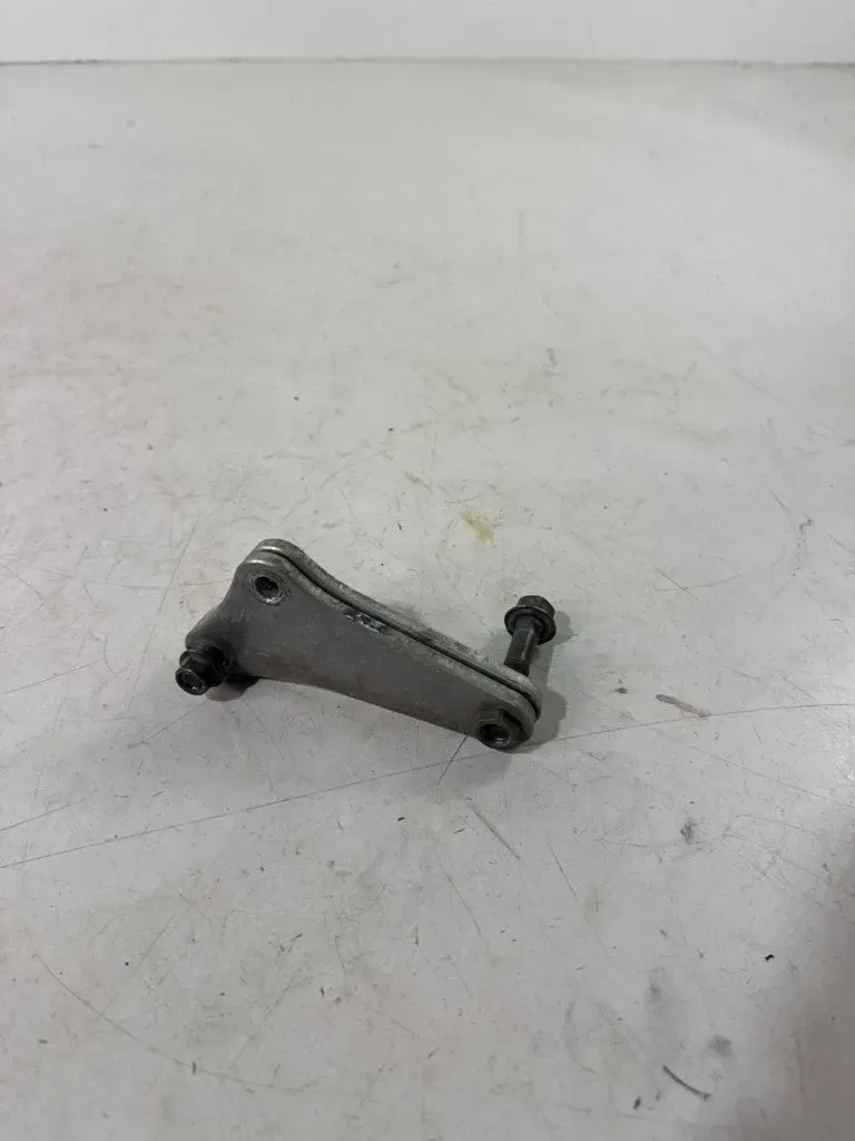 2001-2005 YAMAHA YZ250F ENGINE MOUNTS BRACKETS OEM 5NL-21415-00-00