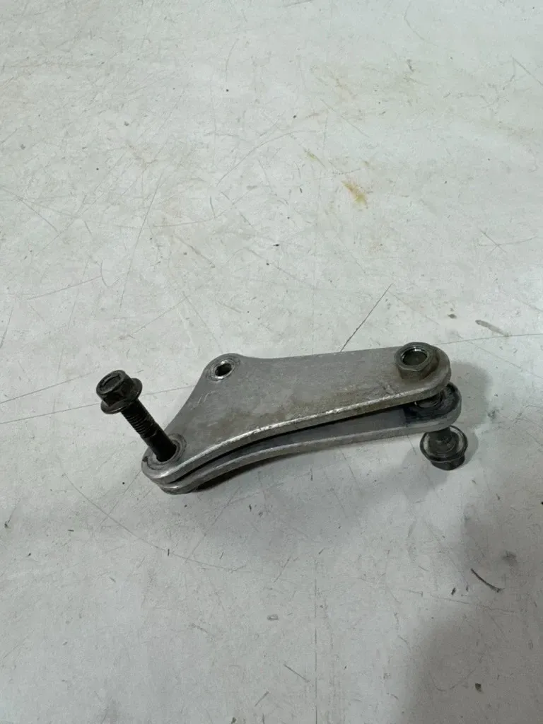 2001-2005 YAMAHA YZ250F ENGINE MOUNTS BRACKETS OEM 5NL-21415-00-00