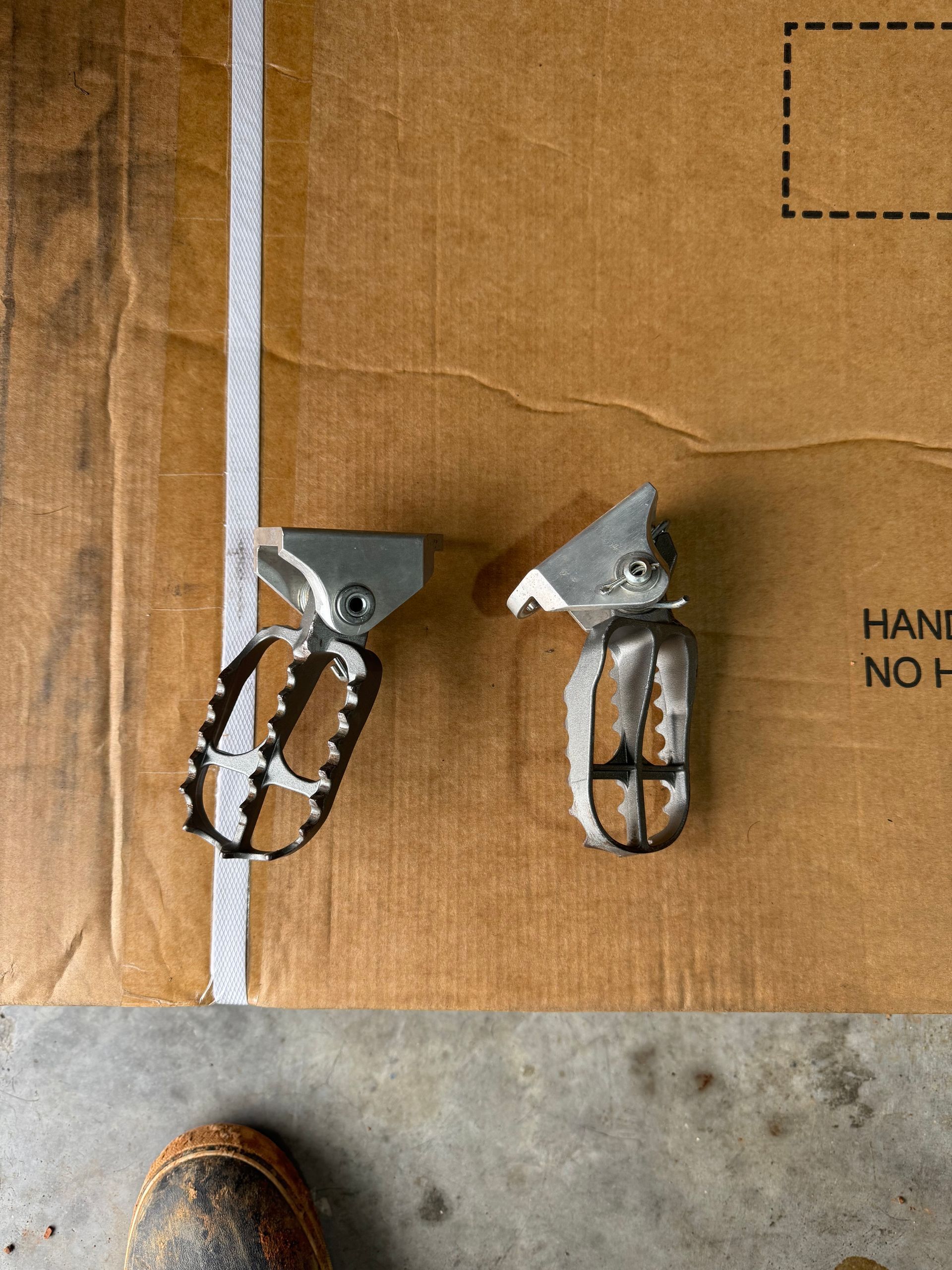 Foot Pegs And Mounts