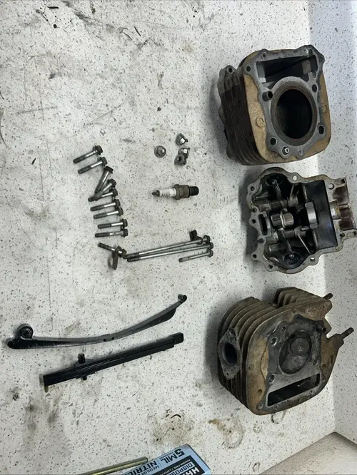 1977 Honda XL175 Engine Cylinder Head Rockers Arms Valves Bolts Tensioner