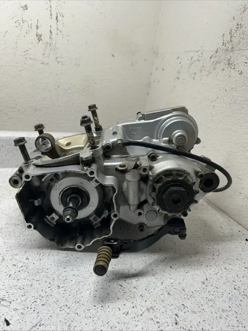 Yamaha YZ250 1997 1998 Crankcase Engine Bottom End Motor Crankshaft Transmission