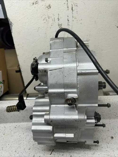 Yamaha YZ250 1997 1998 Crankcase Engine Bottom End Motor Crankshaft Transmission