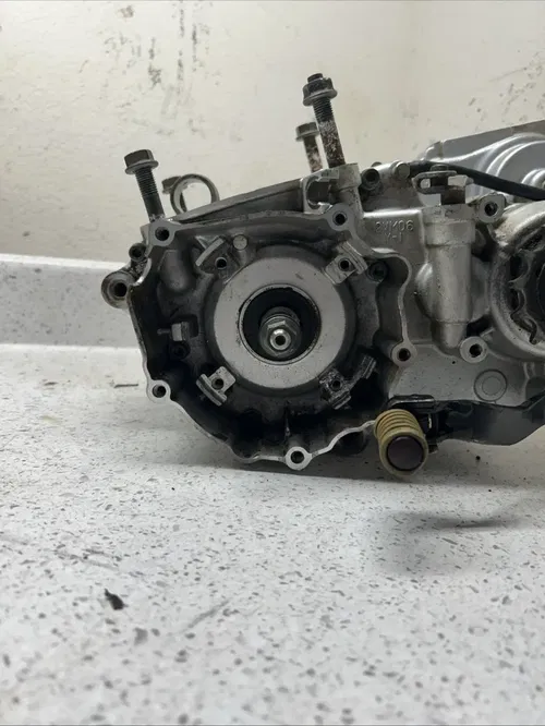 Yamaha YZ250 1997 1998 Crankcase Engine Bottom End Motor Crankshaft Transmission