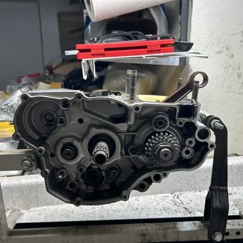 Yamaha YZ250 1996 Crankcase Engine Bottom End Motor Crankshaft Transmission