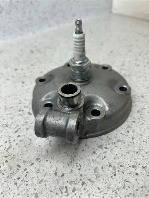 ✅1996 YZ250 Cylinder Head Dome Cap Top End YAMAHA YZ 250 GENUIN OEM 1996-1998