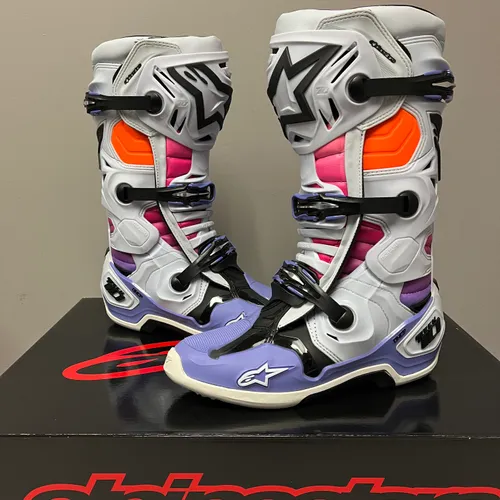 Limited Edition "Daytona" Tech 10 Alpinestars Boots