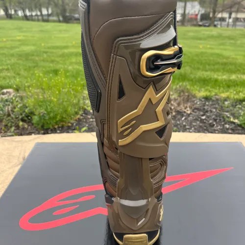 Limited Edition "Squad" Tech 10 Alpinestars Boots