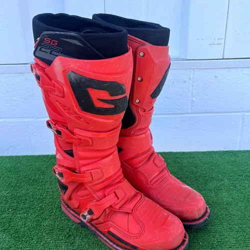 Used motocross shop boots size 9