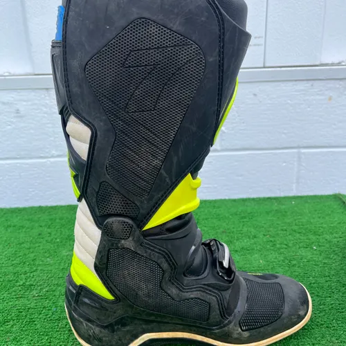 Used Alpinestars Tech 7 Boots // Size 8