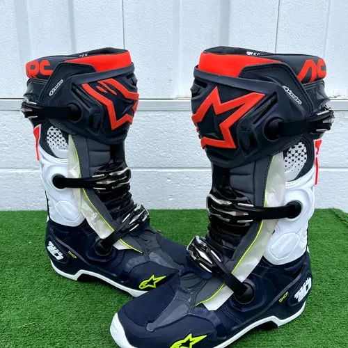 CLOSEOUT Alpinestars Tech 10 Boots Size 9 - Dark Gray/Dark Blue/Red